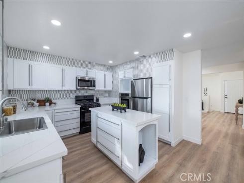 921 Dahlia Avenue, Costa Mesa, CA