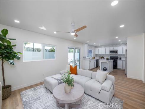 921 Dahlia Avenue, Costa Mesa, CA