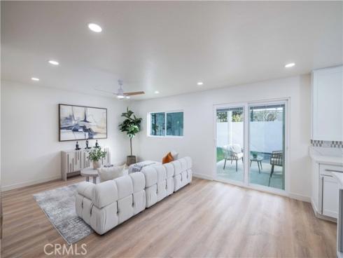 921 Dahlia Avenue, Costa Mesa, CA