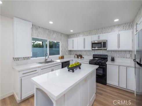 921 Dahlia Avenue, Costa Mesa, CA