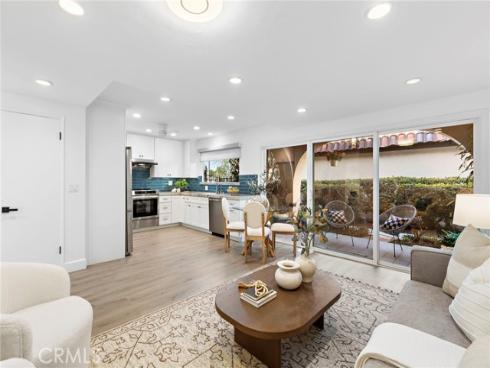 3005 Club House Circle , Costa Mesa, CA