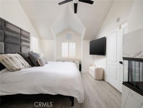 2295 La Playa Drive , Costa Mesa, CA