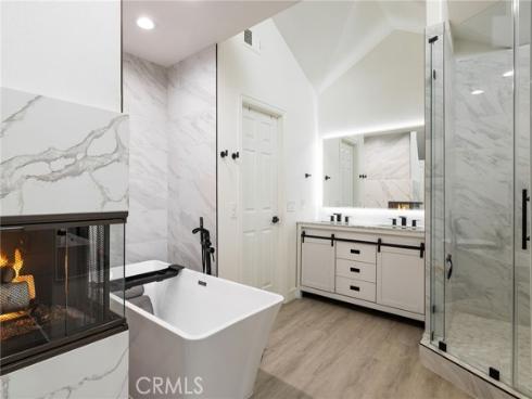 2295 La Playa Drive , Costa Mesa, CA