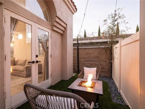 2295 La Playa Drive , Costa Mesa, CA