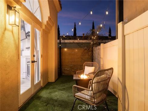 2295 La Playa Drive , Costa Mesa, CA