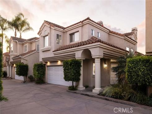 2295 La Playa Drive , Costa Mesa, CA