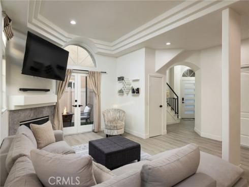 2295 La Playa Drive , Costa Mesa, CA