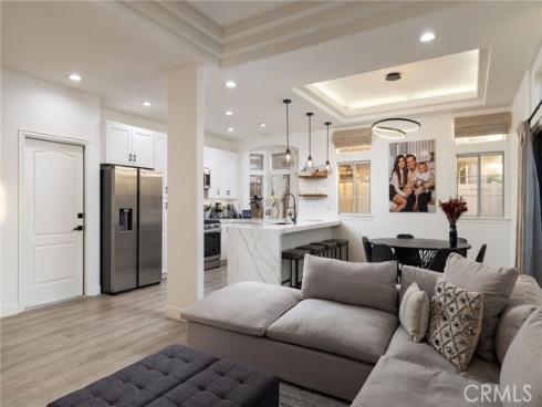 2295 La Playa Drive , Costa Mesa, CA