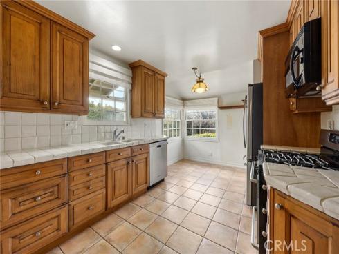 490 E 16th Street, Costa Mesa, CA