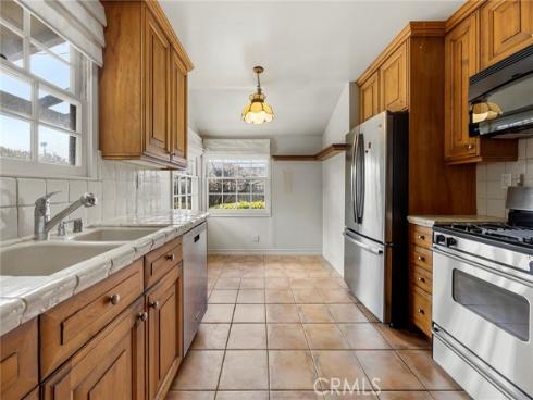 490 E 16th Street, Costa Mesa, CA