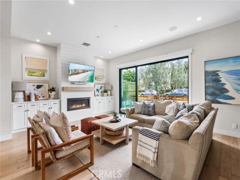 1545 Westminister Avenue, Costa Mesa, CA