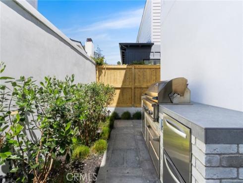 1545 Westminister Avenue, Costa Mesa, CA