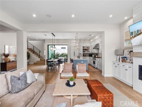 1545 Westminister Avenue, Costa Mesa, CA