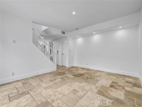 334 Tours Lane, Costa Mesa, CA