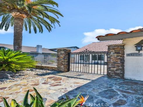 1033 Damascus Circle, Costa Mesa, CA
