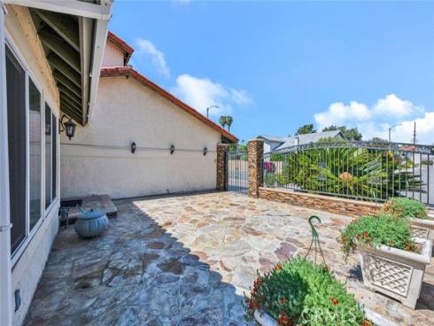 1033 Damascus Circle, Costa Mesa, CA