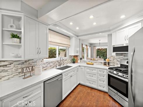 2554 Elden B101 Avenue, Costa Mesa, CA