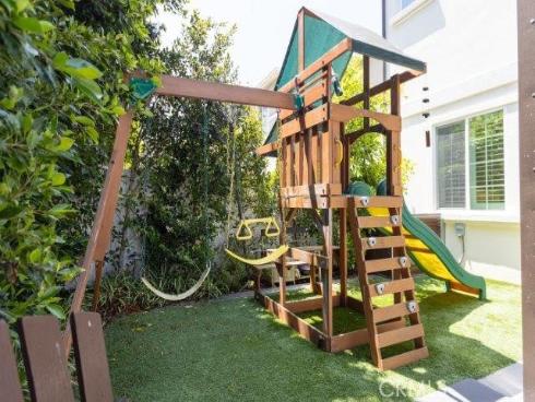 2630 Luminous Lane, Costa Mesa, CA