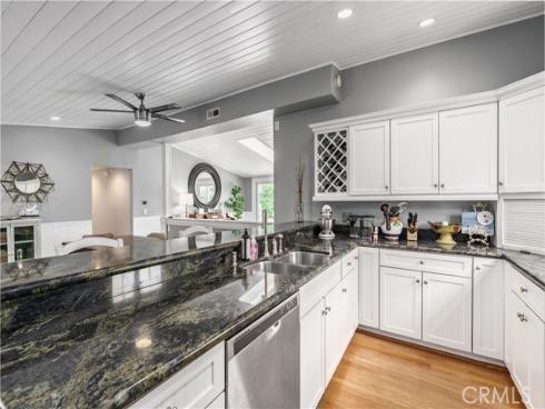 208 Dartmouth Place, Costa Mesa, CA