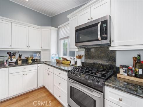 208 Dartmouth Place, Costa Mesa, CA