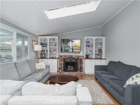 208 Dartmouth Place, Costa Mesa, CA