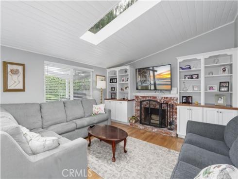 208 Dartmouth Place, Costa Mesa, CA