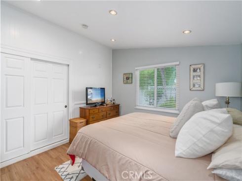 208 Dartmouth Place, Costa Mesa, CA