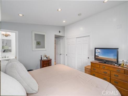 208 Dartmouth Place, Costa Mesa, CA