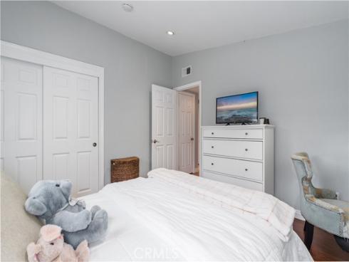 208 Dartmouth Place, Costa Mesa, CA