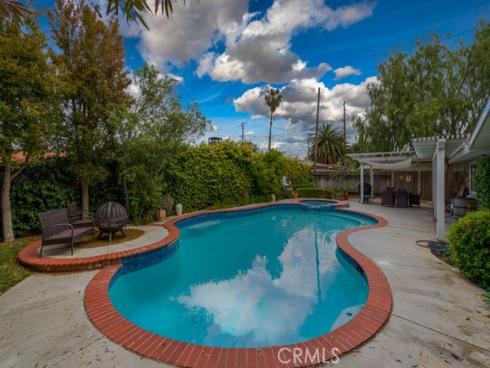 208 Dartmouth Place, Costa Mesa, CA