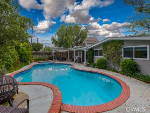 208 Dartmouth Place, Costa Mesa, CA