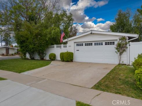208 Dartmouth Place, Costa Mesa, CA