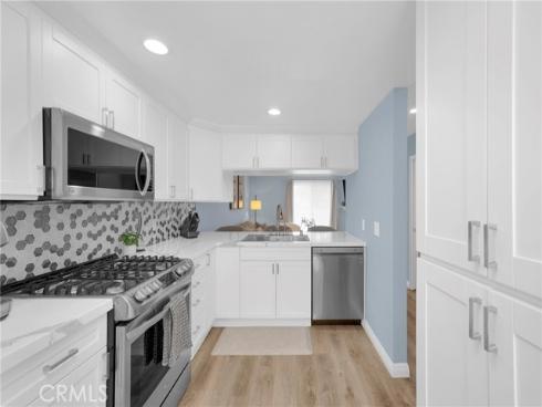 290 Victoria 31 Street, Costa Mesa, CA