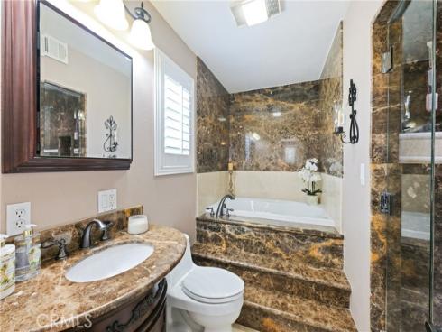 2018 Anaheim Avenue, Costa Mesa, CA