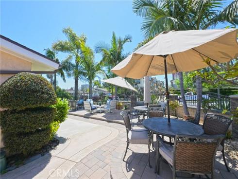 2018 Anaheim Avenue, Costa Mesa, CA