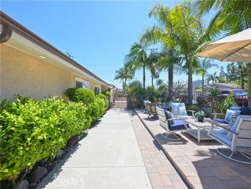 2018 Anaheim Avenue, Costa Mesa, CA