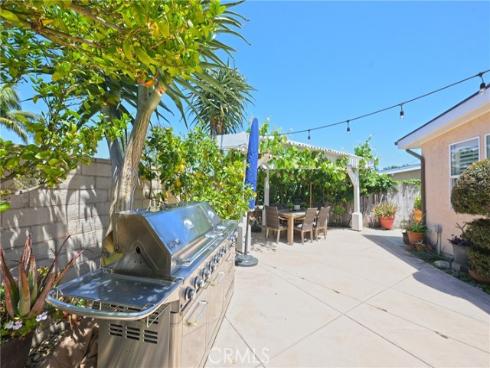 2018 Anaheim Avenue, Costa Mesa, CA