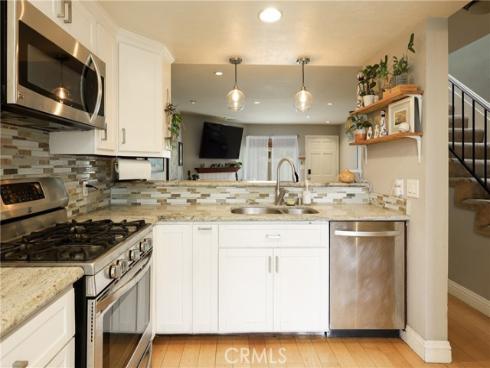 290 Victoria 19 Street, Costa Mesa, CA