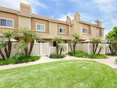 290 Victoria 19 Street, Costa Mesa, CA