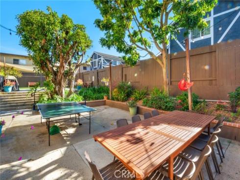 1925  Anaheim  8  Avenue, Costa Mesa, CA