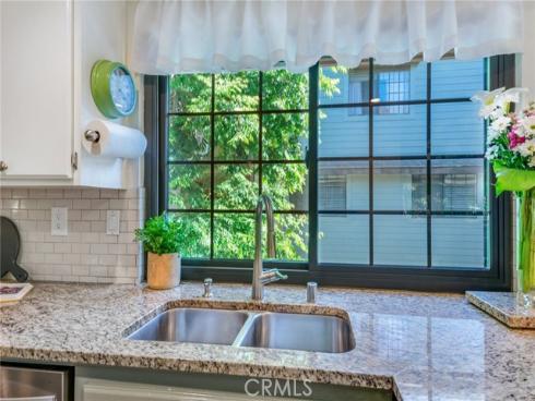 1925 Anaheim 8 Avenue, Costa Mesa, CA