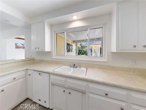 305 Robin Hood Lane, Costa Mesa, CA