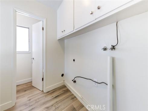 305 Robin Hood Lane, Costa Mesa, CA