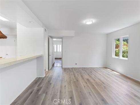 305 Robin Hood Lane, Costa Mesa, CA