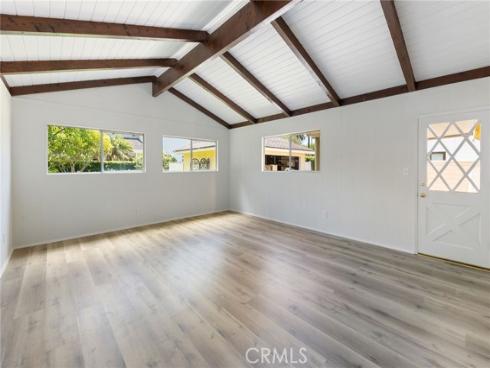 305 Robin Hood Lane, Costa Mesa, CA