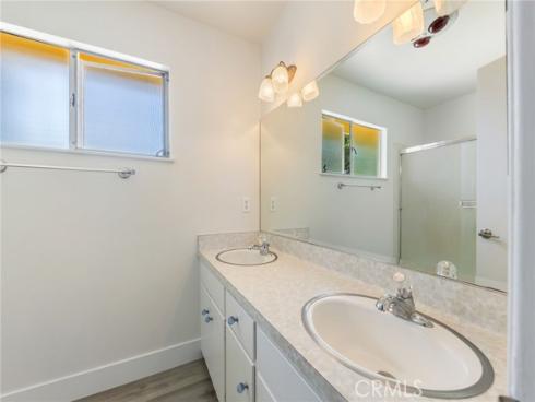 305 Robin Hood Lane, Costa Mesa, CA