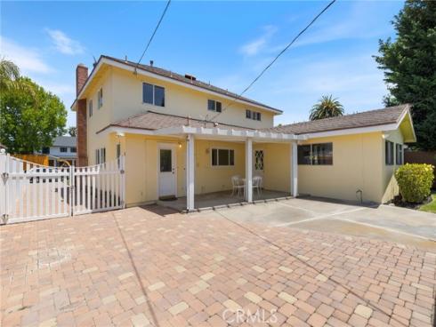305 Robin Hood Lane, Costa Mesa, CA