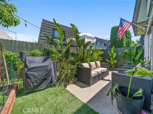 1622 Iowa Street D , Costa Mesa, CA