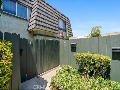 1622 Iowa Street D , Costa Mesa, CA