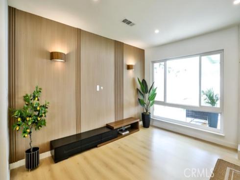 2737 Lorenzo Avenue, Costa Mesa, CA